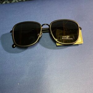 Good Fellow Black Square Sunglasses with UV Protection